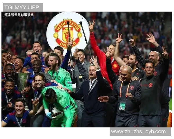 曼联名宿合影引热议左侧球迷竟无法认出其中一位传奇球员